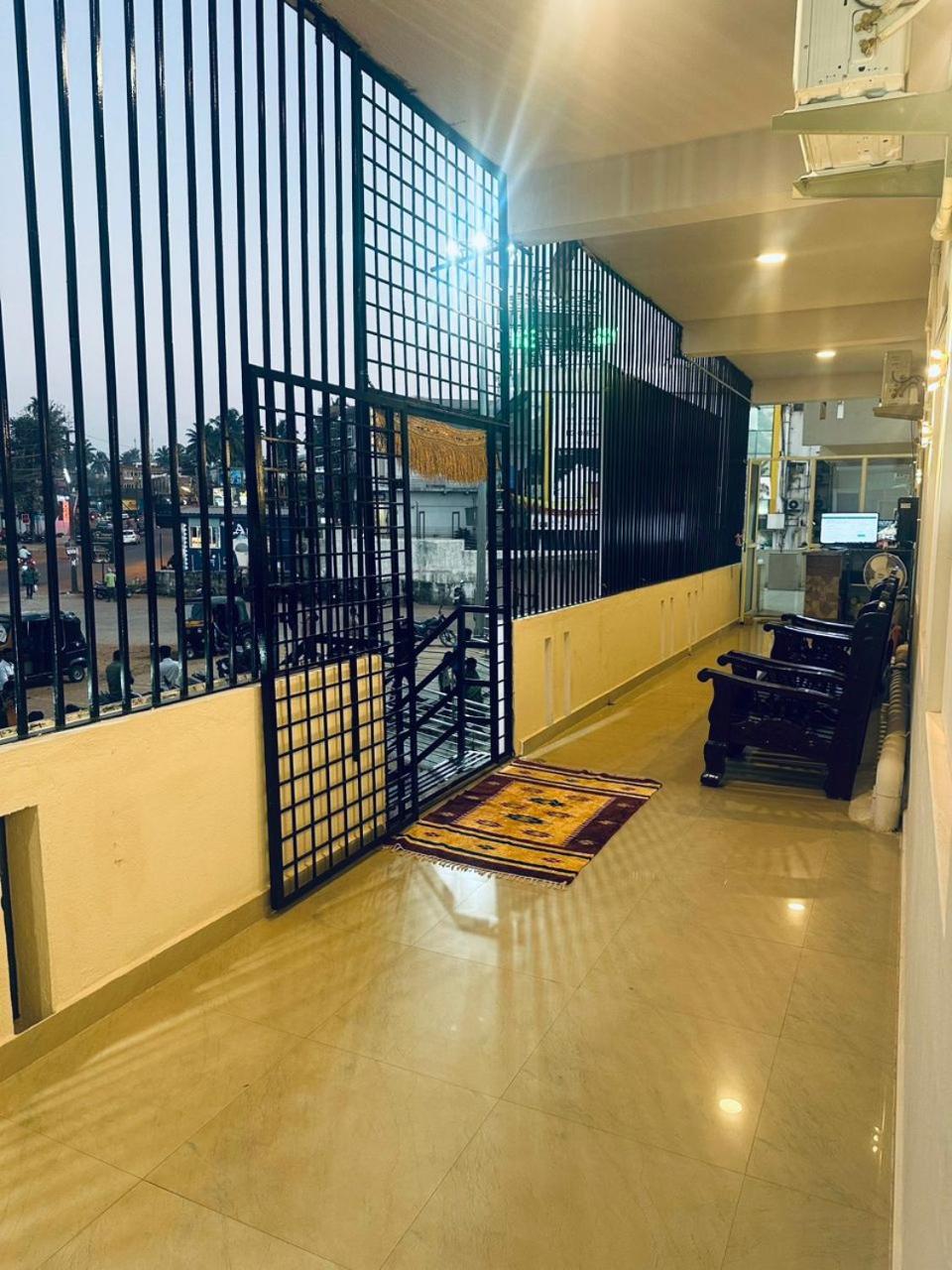 Yatri Nivas Sagara Hotel Luaran gambar